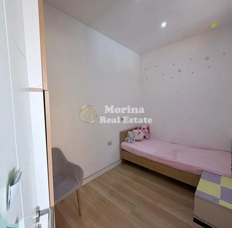 Shitet Apartament 3+1, Rruga Mine Peza, 245,000 Euro
