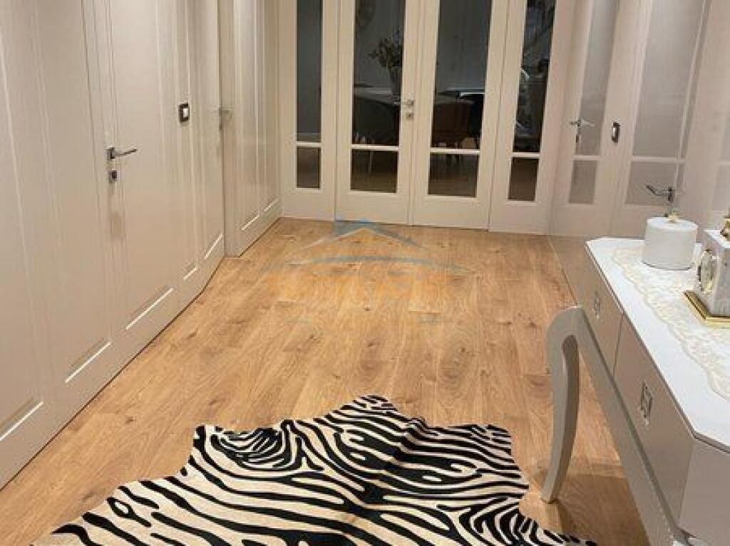 Shitet Apartament Luxury 3+1+2, Fusha e Aviacionit ,Tirane