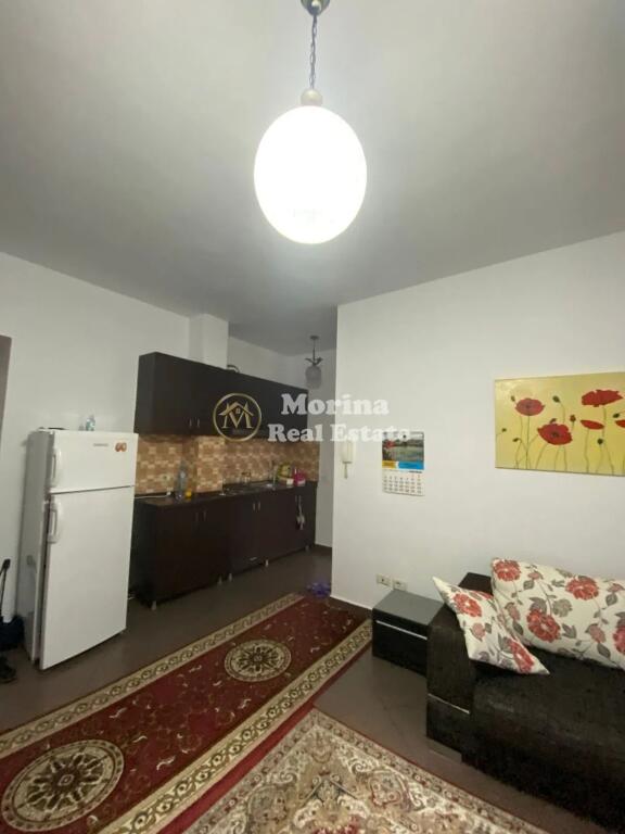 Qera, Apartament 1+1, prane Prokurorise se Tiranes, 550 euro/muaj