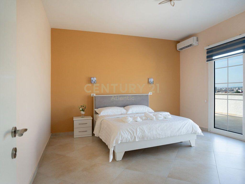 APARTAMENT 3+1+2T ME VERANDË 160 m² – PLAZH, DURRËS