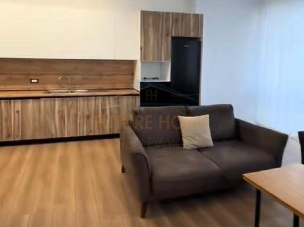 Shitet, Apartament 2+1+2, Rruga e Dibrës, Prane Gjimnazit Partizani,Tiranë