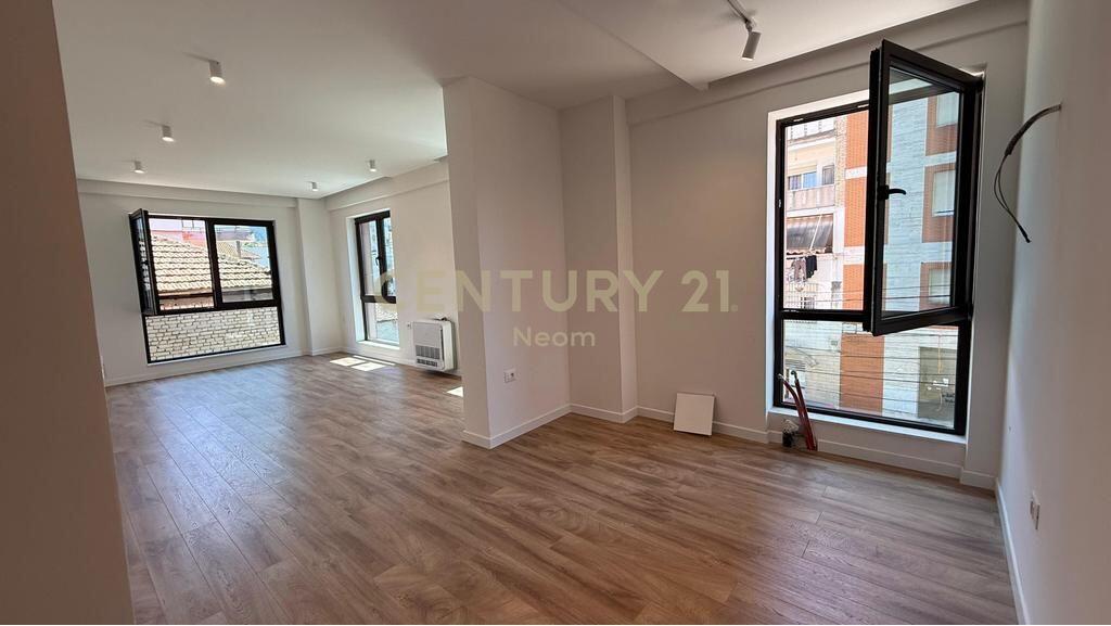 Commercial space in Myslym Shyr, near Arben Broci school. 550 € /Month