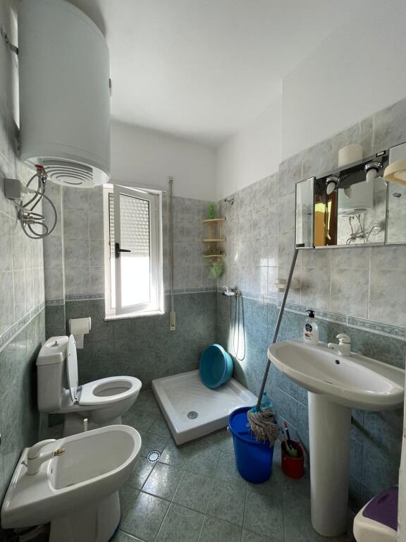 SHITET APARTAMENT 1+1 PRAN HOTEL ADRIATIK MUNDESI PER GARAZHD +15,000 EURO