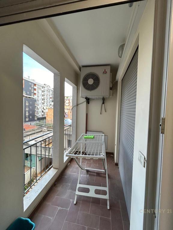 JEPET ME QERA APARTAMENT 3+2 ME POST PARKIMI TEK 21 DHJETORI.