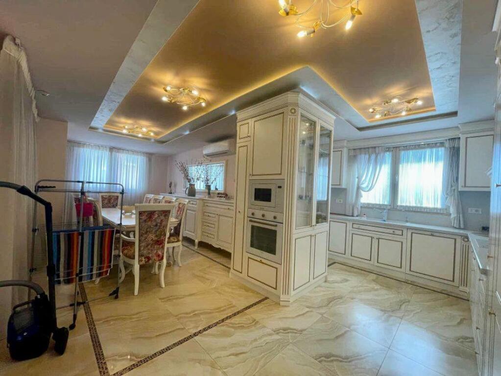 📣 SHITET SUPER (PENTHOUSE) 👉 Tipologji 4+1 📍 Prane Liqenit Te Thate ✨