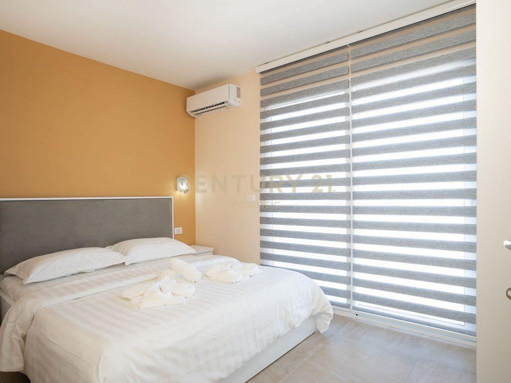 APARTAMENT 3+1+2T ME VERANDË 160 m² – PLAZH, DURRËS