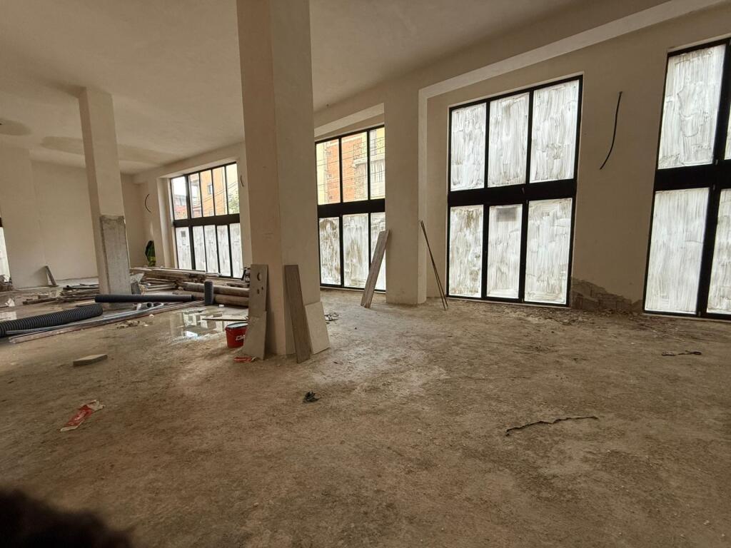 Kati 0 Shitet Dyqan/ Ambient Biznesi📍Rruga Siri Kodra