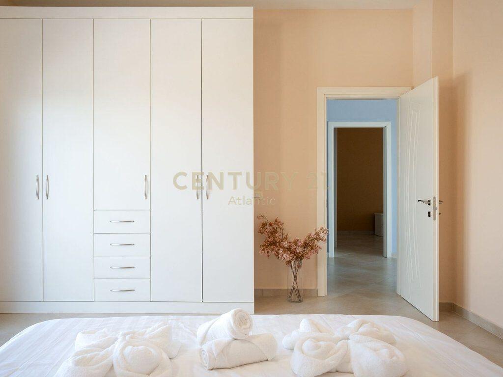 APARTAMENT 3+1+2T ME VERANDË 160 m² – PLAZH, DURRËS