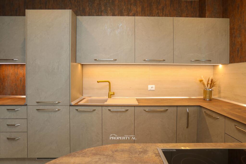 Apartament Unik Per Shitje Ne Lungomare 