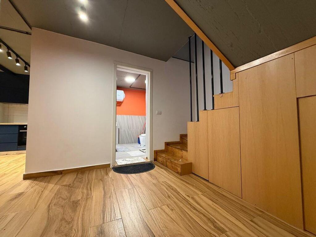 Perballe me Spitalin Amerikan 3,  Shesim apartament duplex