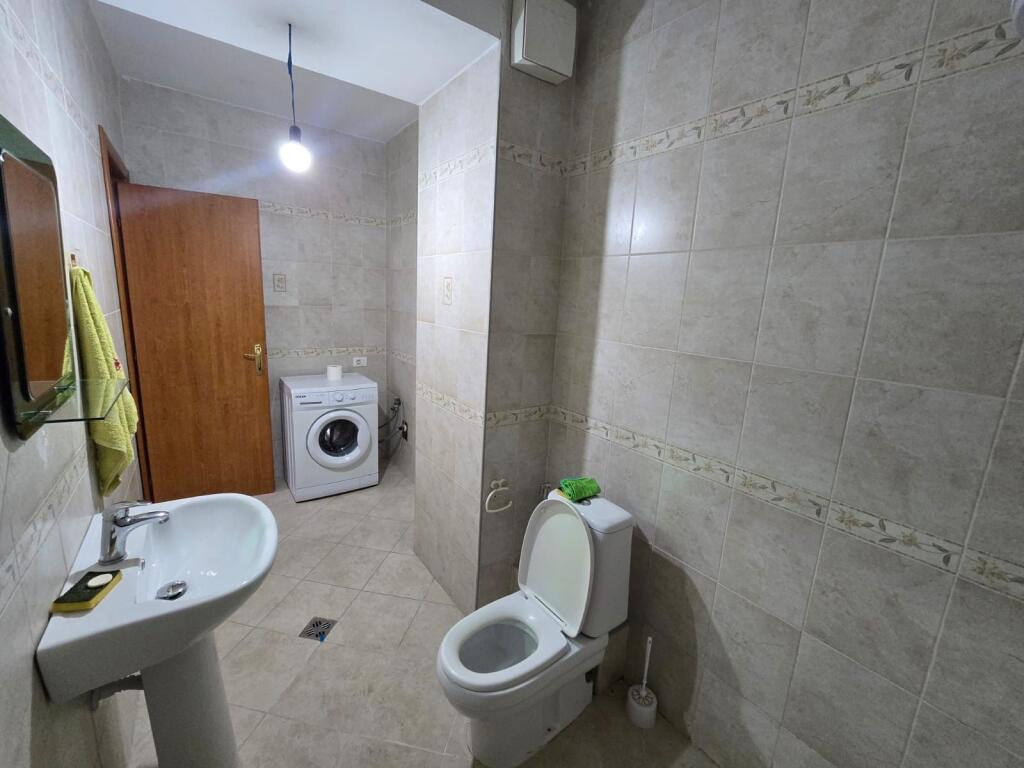 Jepet me qera 2+1 Komuna e Parisit