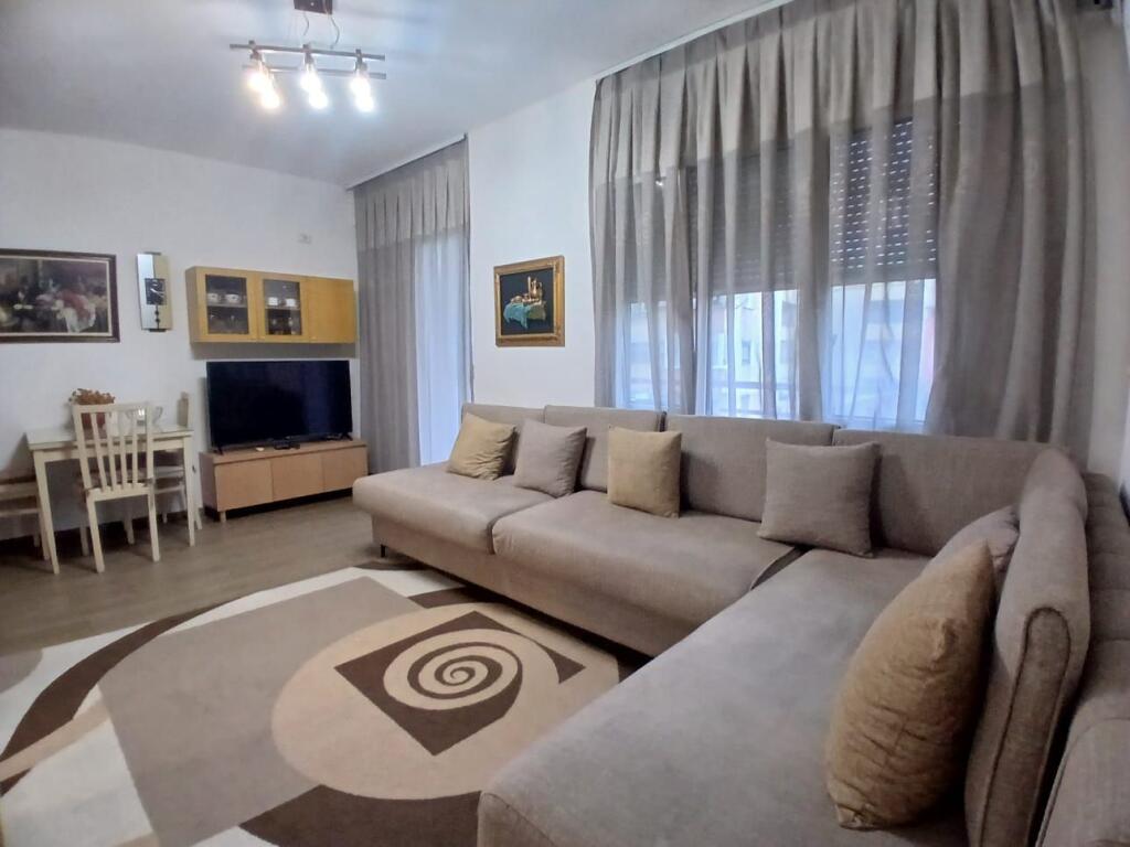 Affittasi appartamento 2+1+1 bagno +1 balcone