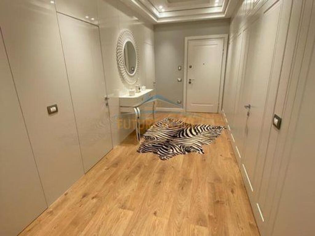 Shitet Apartament Luxury 3+1+2, Fusha e Aviacionit ,Tirane
