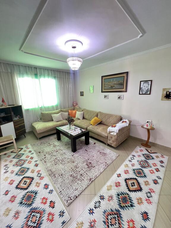 ESCLUSIVO – APPARTAMENTO 2+1 CON BALCONE IN VENDITA 135.000€ AMBULANZA N.10, OXHAKU