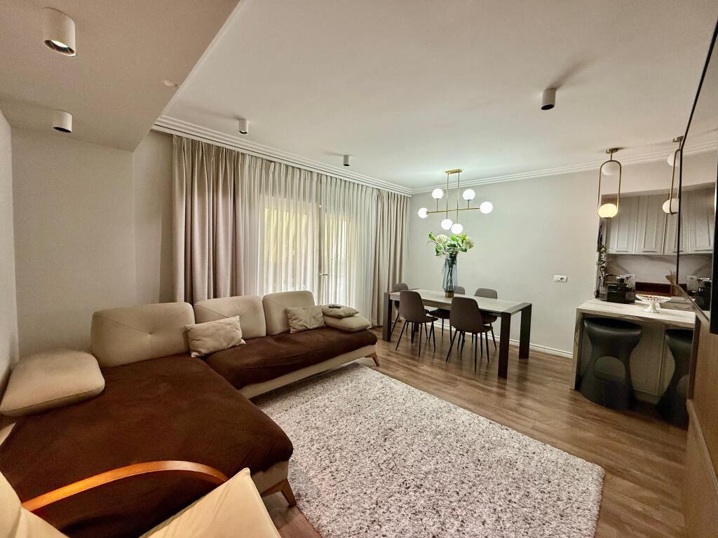 🏠 VENDESI APPARTAMENTO 3+1+2 – Via Kavajes