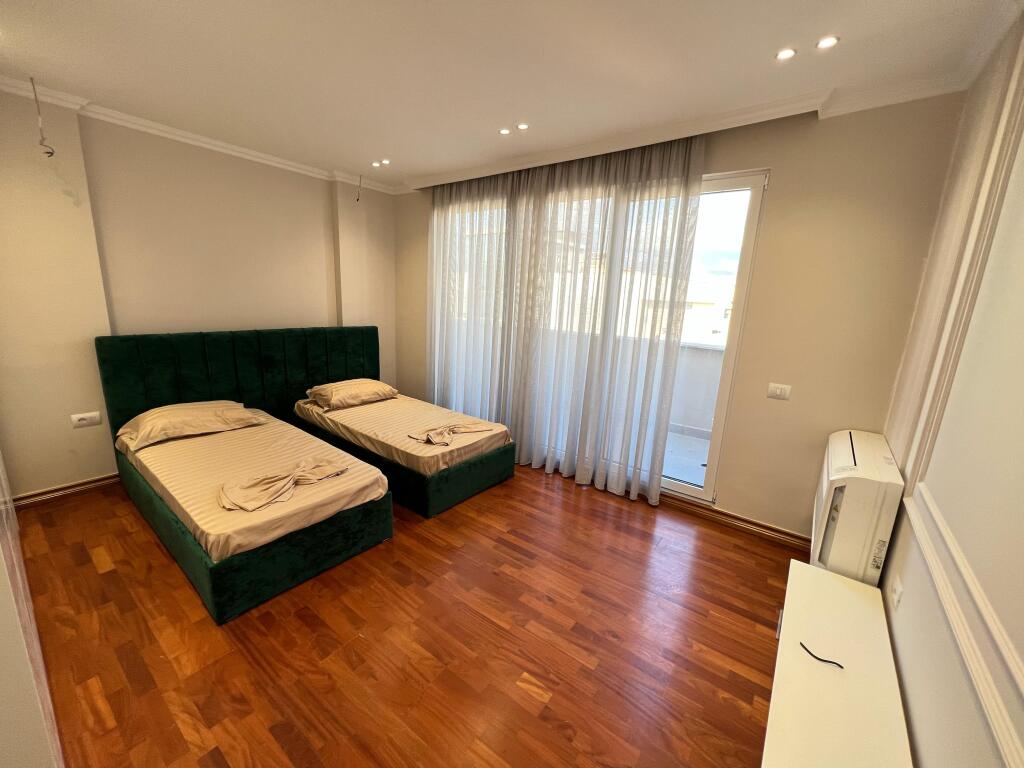 📣 QERA SUPER Apartament (Papafingo) 2+1+2Tualete , Sauna , Verande Dhe Parking 📍 Qender 🛣️ Rruga e "Kavajes"