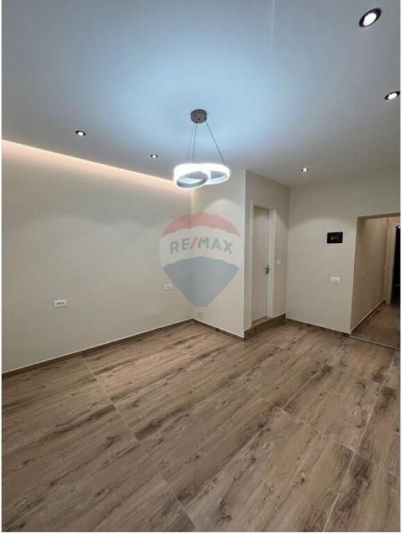 Premises available for office or aesthetic center!