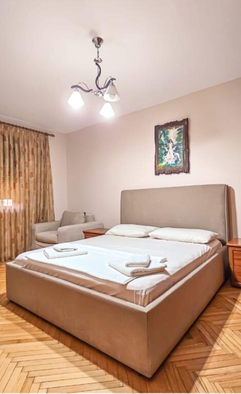 APARTAMENT ME QERA 2+1 MYSLYM SHYRI 700 EURO