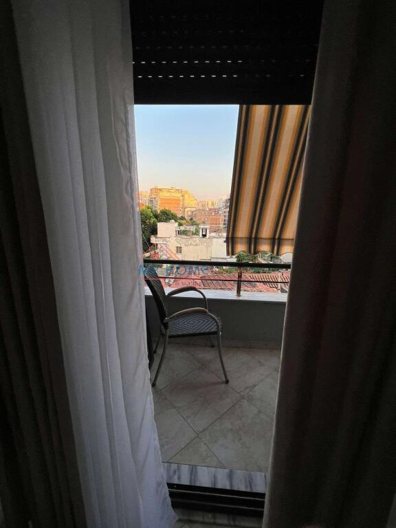 Garsoniere me qera Rruga e Barrikadave ne Tirane