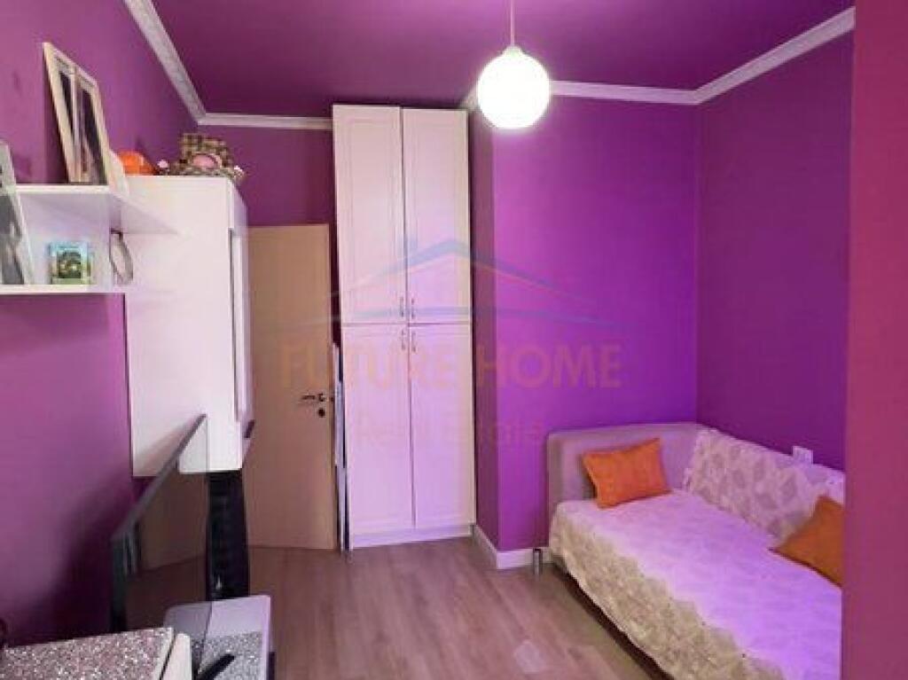 Shitet Apartament 1+1 Prane Eleonores, Kodra e Diellit, Tirane.