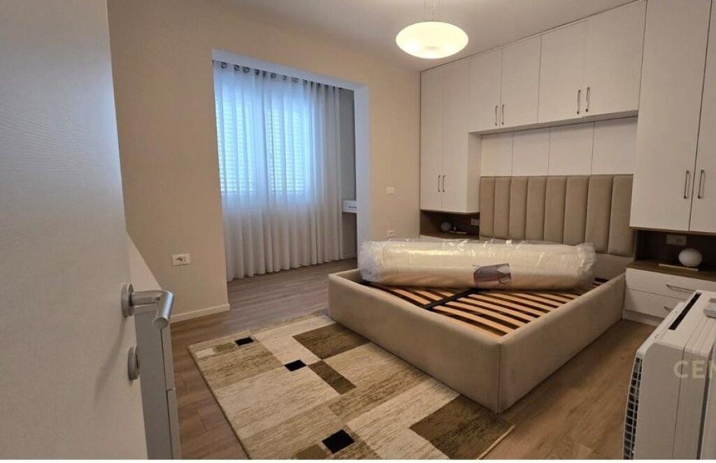 JEPET ME QIRA APARTAMENT 2+1 ME QIRA, TEK MYSLYM SHYRI !