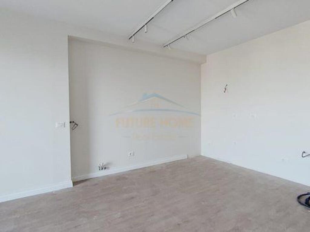 Shitet, Apartament 2+1, Jordan Misja, Tiranë.