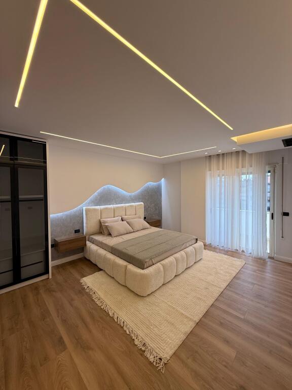 Jepet apartament me qira 2+1+2 Rruga e Kosovarve