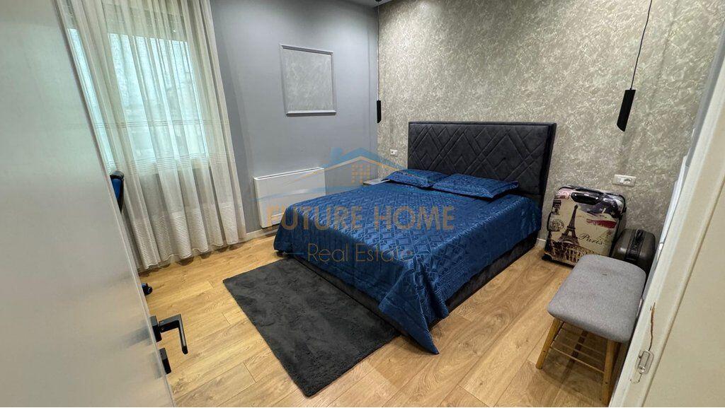 Shitet penthouse 3+1+2+post parkimi Kopshti Zologjik