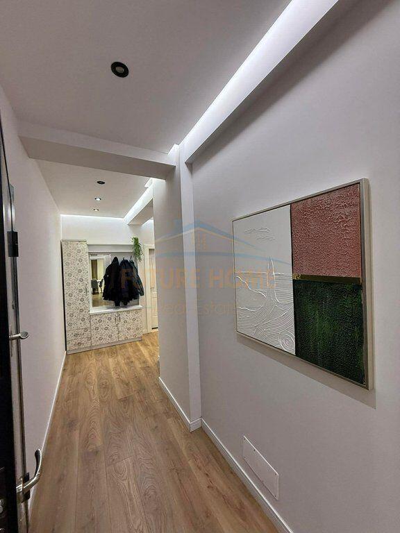 Shitet, Apartament 3+1+2, Kompleksi “Romario”, pranë bar “Artisti”, Unaza e Re.