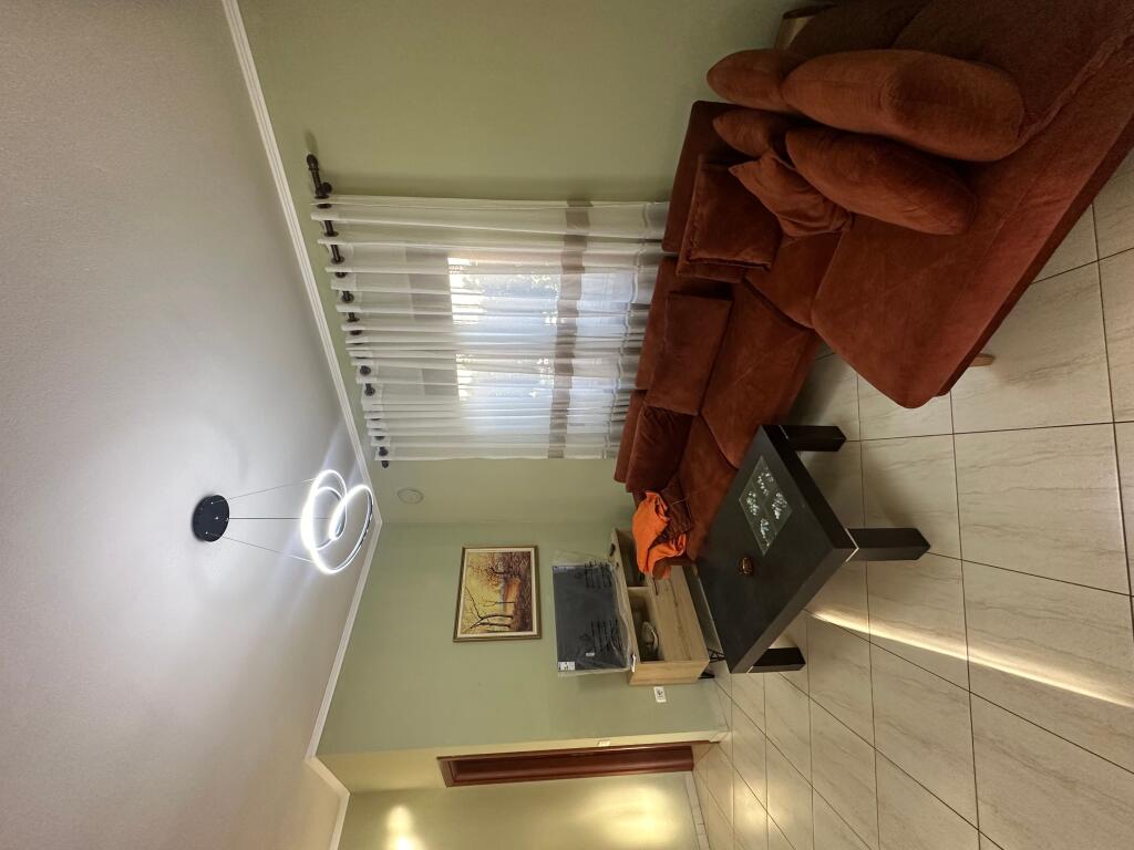 Jepet me qera shtepi private 1+1 e mobiluar tek Jordan Misja