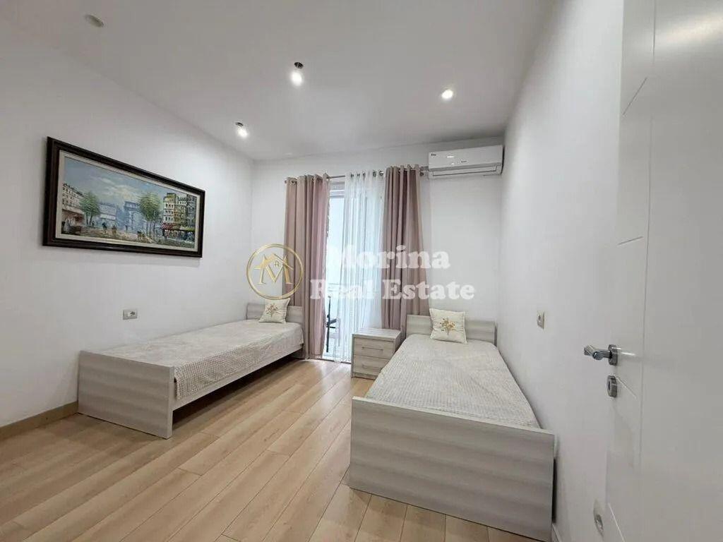 Shitet Apartament 3+1, Rruga Mine Peza, 245,000 Euro