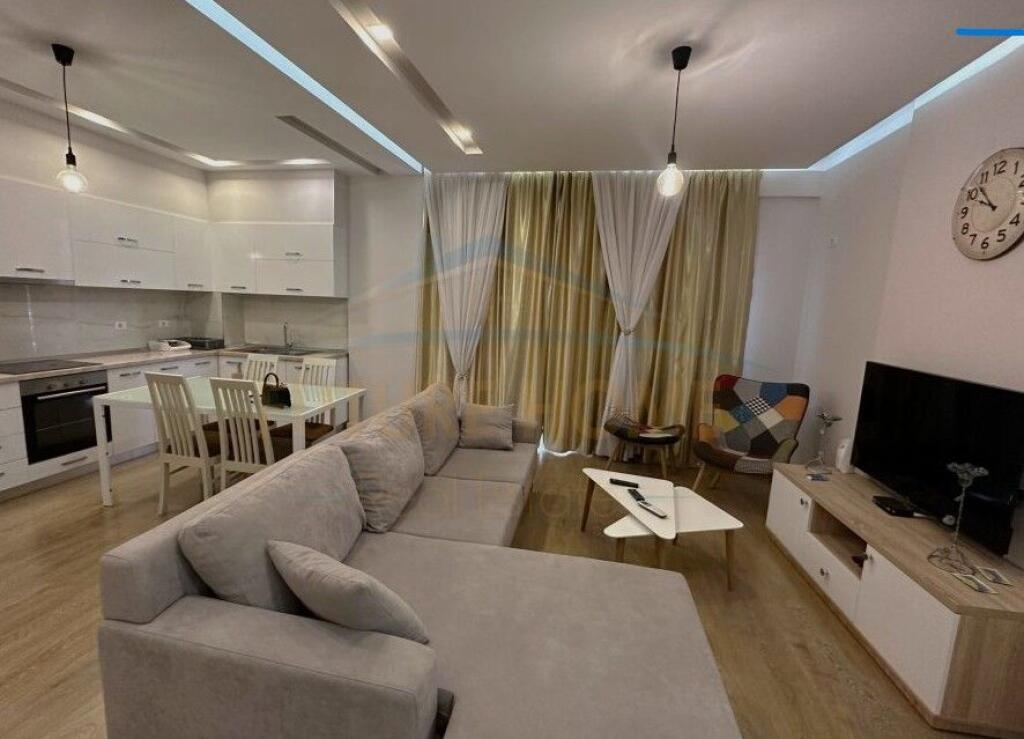 Shitet – Apartament 2+1+2, Kompleksi FZ, Liqeni i Thatë