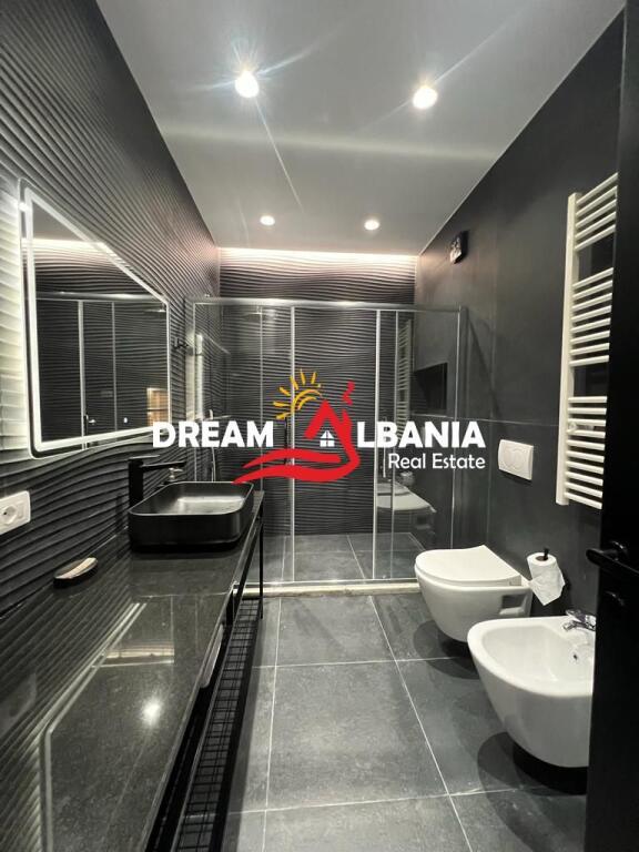 Apartament 2+1 me qera në rrugën e Barrikadave afër sheshit Skëndërbeu në Tiranë (ID 42215028)