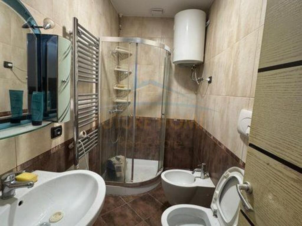 Shitet, Apartament 2+1+2, Oxhaku , Tiranë