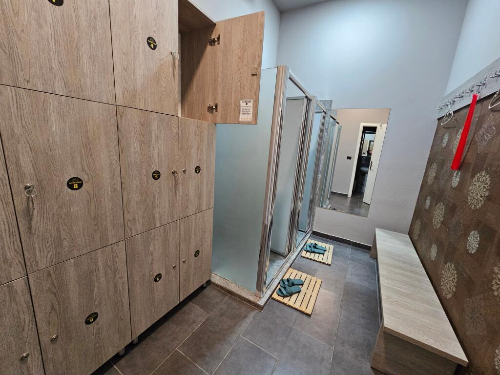 Shitet Njesi biznesi tek Ish Ekspozita! 102m2