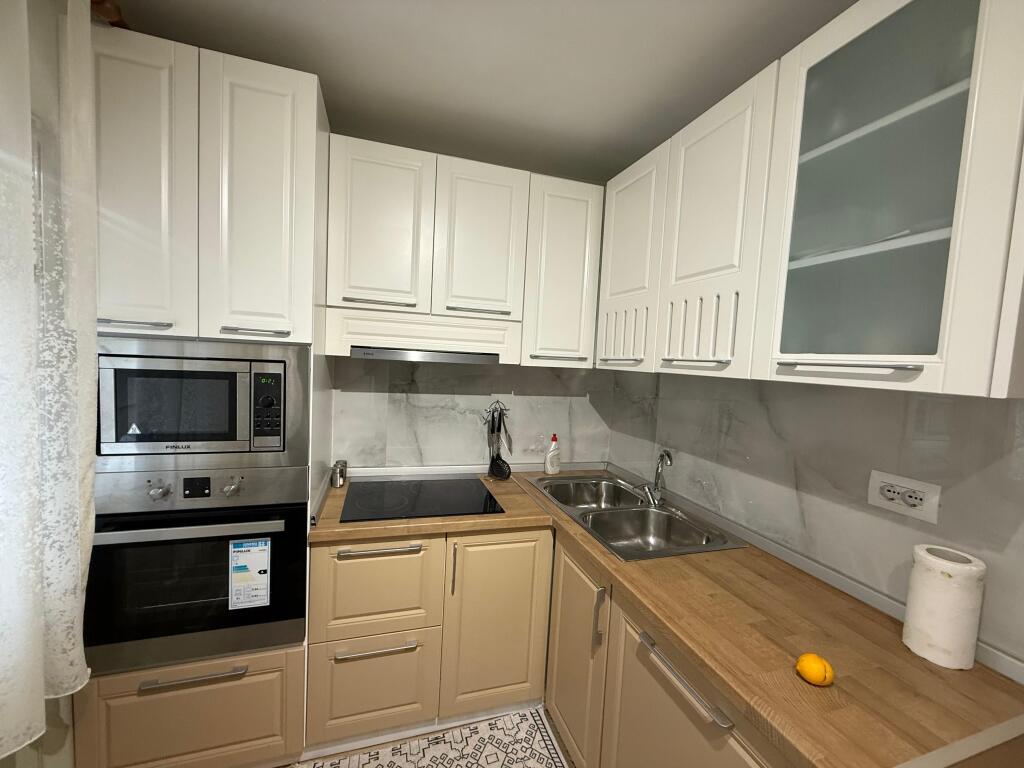 Apartament 2+1 Me Qira prane Ambasades Amerikane