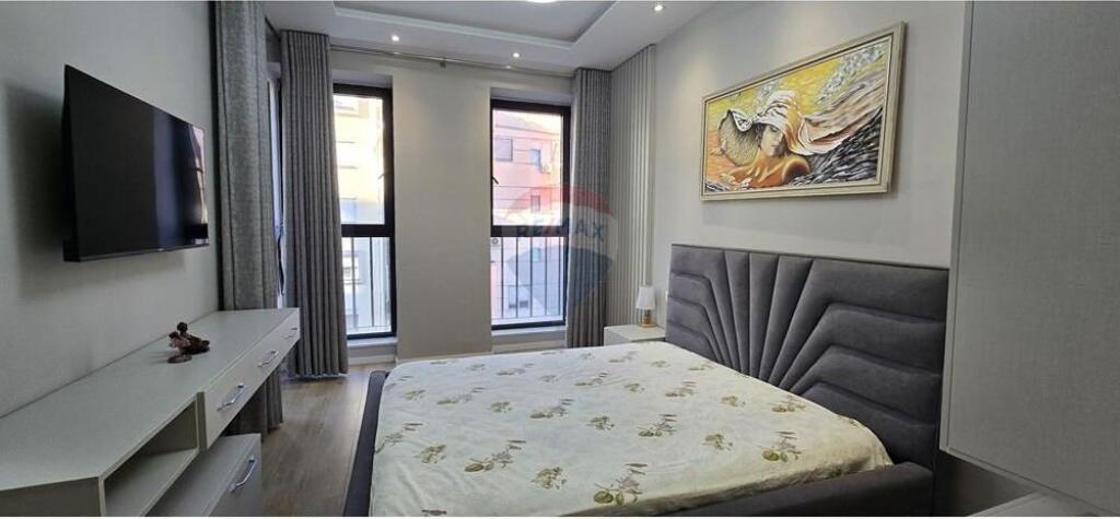 Apartament - Për Qira - Komuna e Parisit