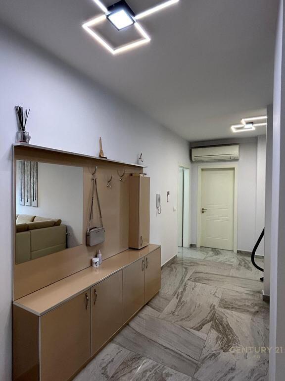 JEPET ME QERA APARTAMENT 3+2 ME POST PARKIMI TEK 21 DHJETORI.