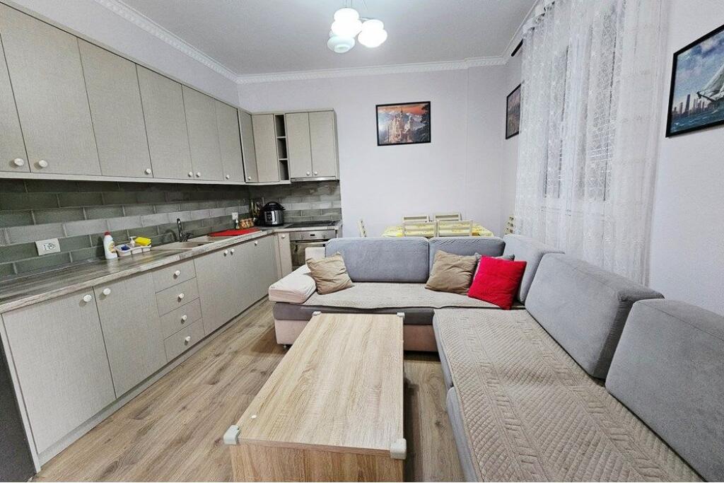 Apartament 2 +1 me qira Rr Jordan Misja