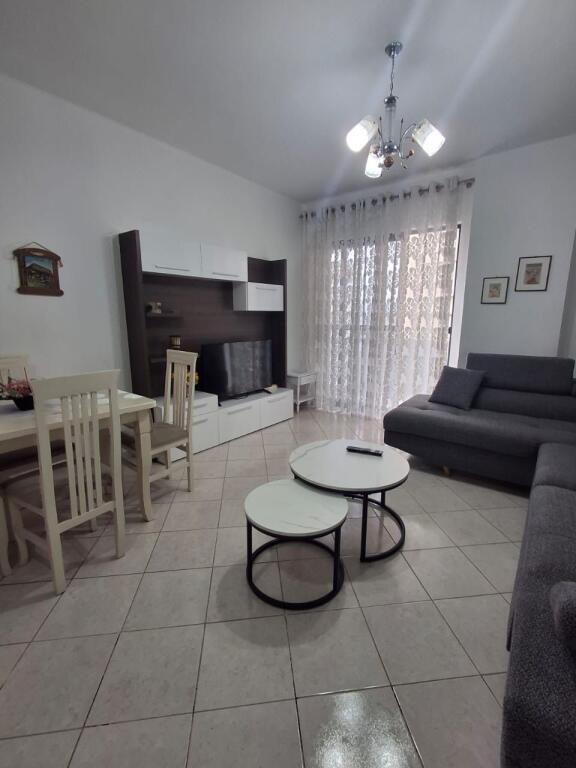 Apartament 2+1+2 me Qera Prane Bar Artistit, Astir