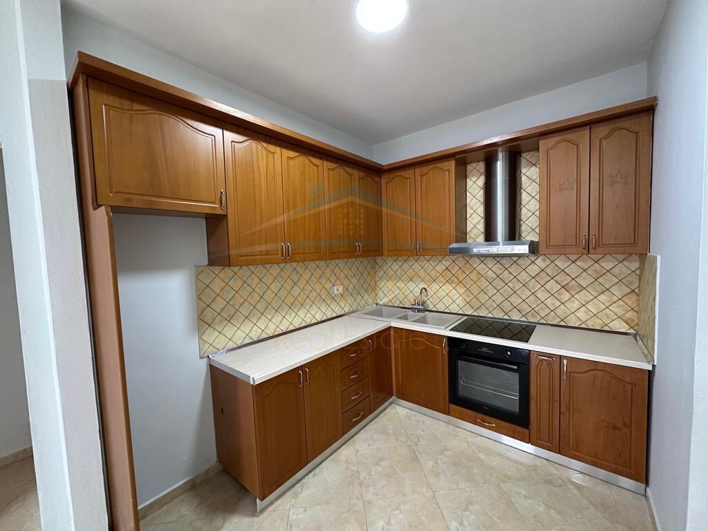 Qera, Apartament 2+1, Rruga "Myslym Shyri"