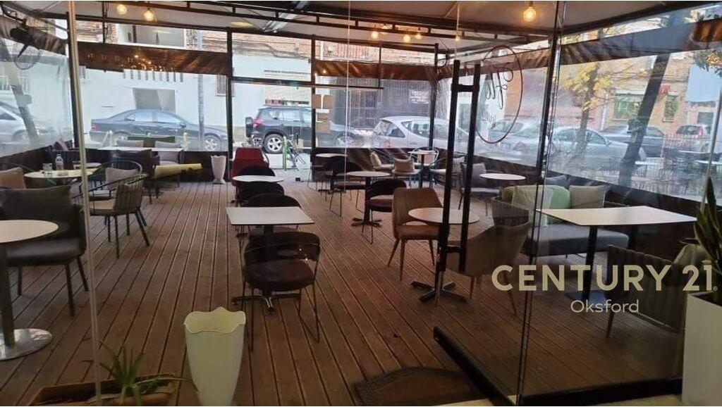 Commercial space Bar-Cafe for rent in the Myslym Shyri area!