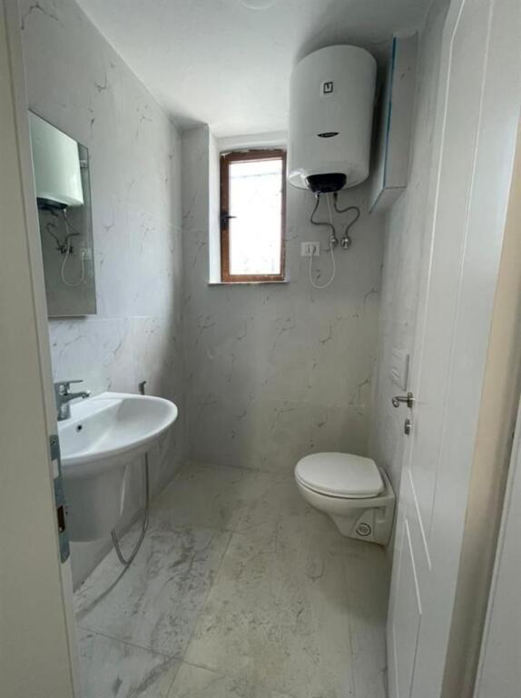 OFFICE FOR RENT 69 M2 DINAMO STADIUM 80,000 LEKE