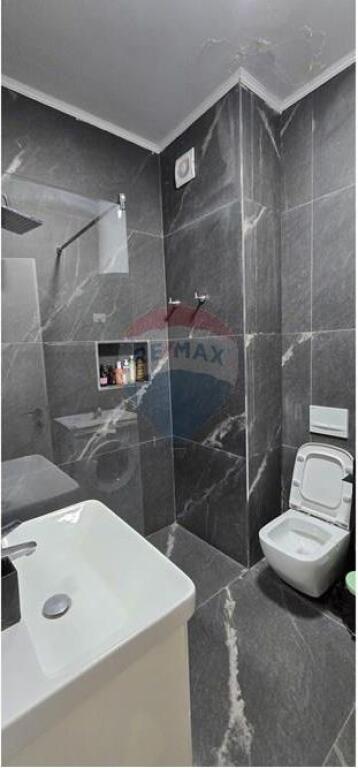 Apartament  per QERA  Komuna e Parisit