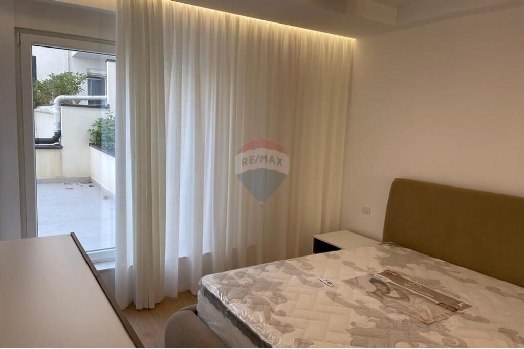 Apartament - Për Qira - FZ Rezidence, Tiranë