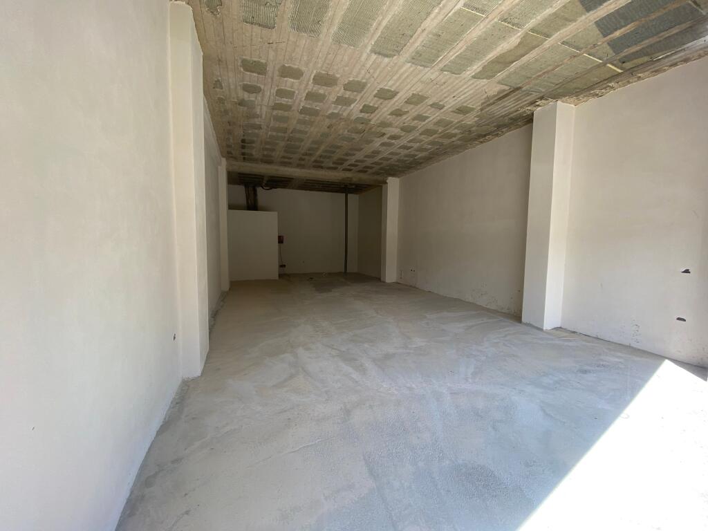 AMBJENT BIZNESI PER QERA NE ASTIR