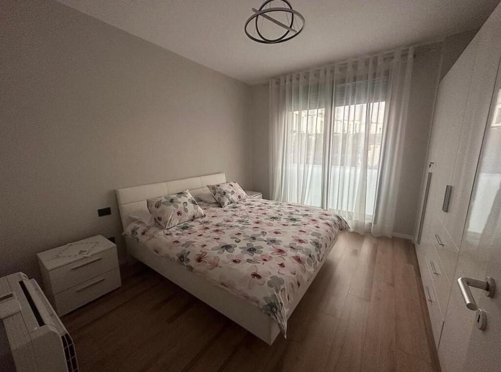 Shitet super apartament 1+1 te Rezidenca “Sofia” pranë Teg!
