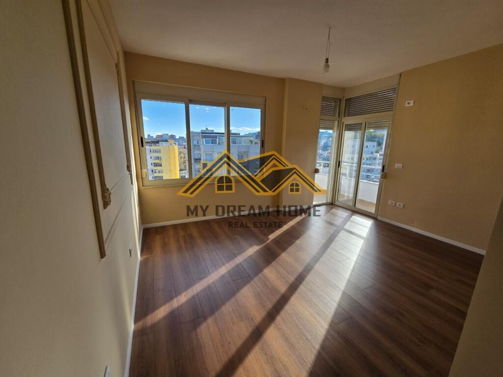 APARTAMENT 2+1 TE POLICIA NE DURRES, PER SHITJE !