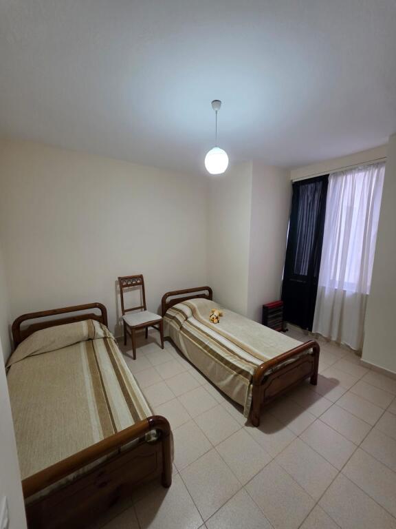 Apartament 3+1, Rruga e Elbasanit!