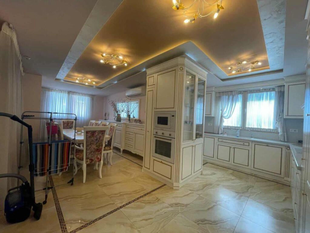 🏡 Penthouse for sale – Peti Street, “Ferrari Complex”, Dry Lake